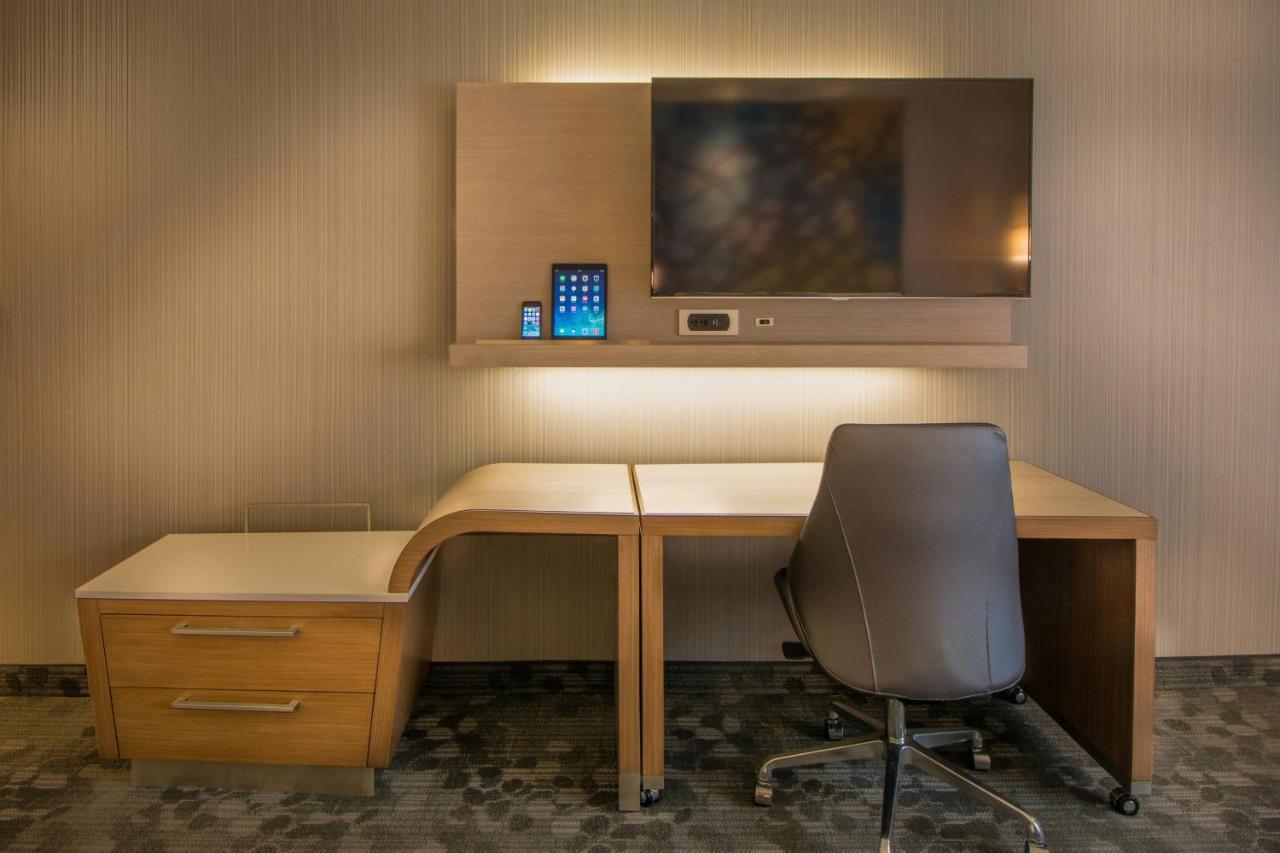 Courtyard By Marriott Winnipeg Airport Екстериор снимка
