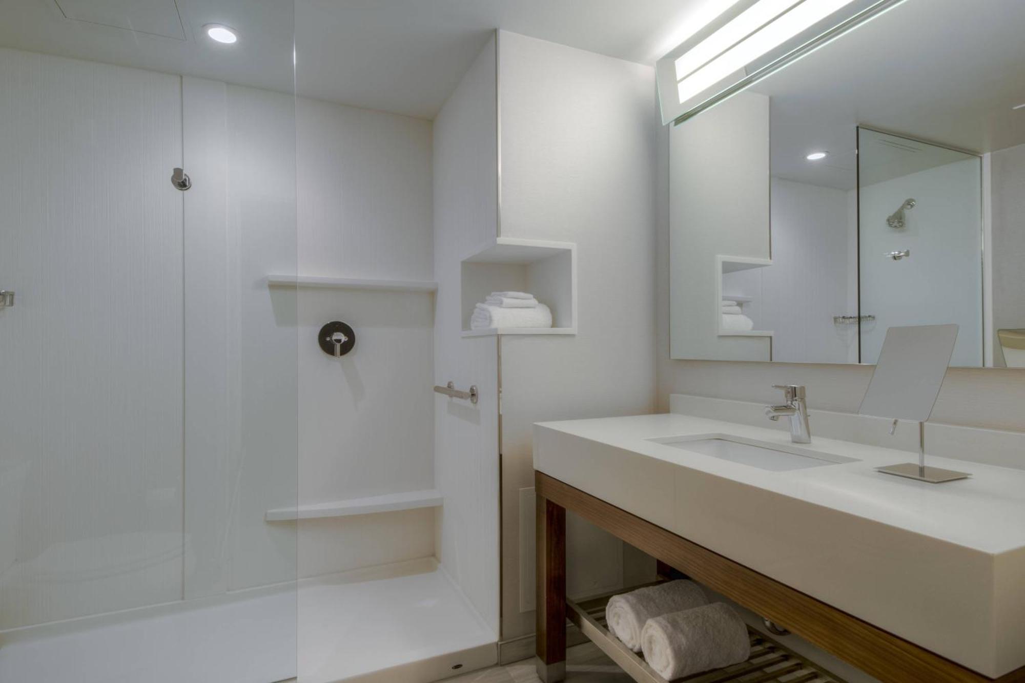 Courtyard By Marriott Winnipeg Airport Екстериор снимка