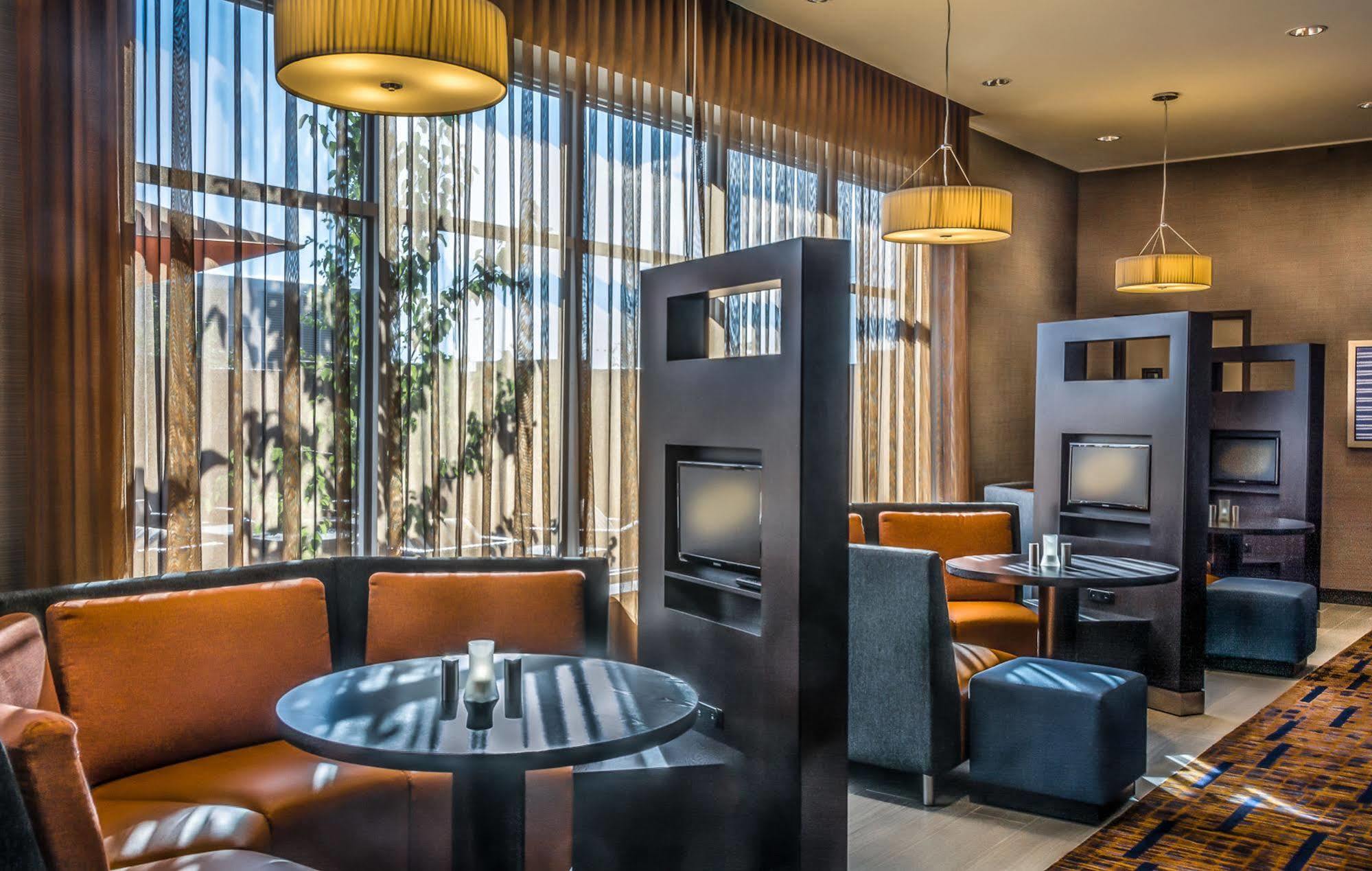 Courtyard By Marriott Winnipeg Airport Екстериор снимка